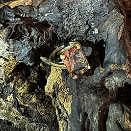 Mystic Topaz Ring gold – quadratischer Edelstein – Messing & Kupfer – verstellbar