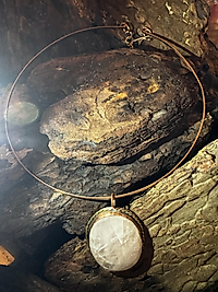 Handgefertigter Kupfer-Halsschmuck mit Rosenquarz – Boho Reifkette mit Naturstein Anhänger | Unikat