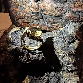 Mystic Topaz Ring gold – Messing & Kupfer – minimalistisches Design – verstellbar