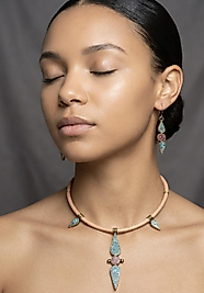 Handgefertigtes Schmuckset aus Messing mit Türkis & Koralle