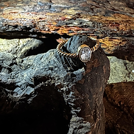 Zirkon Ring – filigranes Design, zeitlose Eleganz