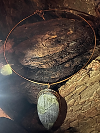 Handgefertigter Kupfer-Halsschmuck mit Labradorit – Boho Reifkette mit Naturstein Anhänger | Unikat